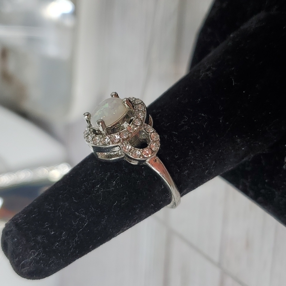 SILVER RING SIZE 5.5 5 1/2โ RHINESTONES FASHION NEW - Picture 15 of 17
